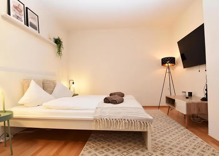 Flataid Graz-eggenberg * גראץ